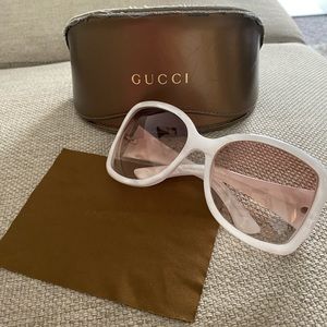 Pearl white Gucci sunglasses
